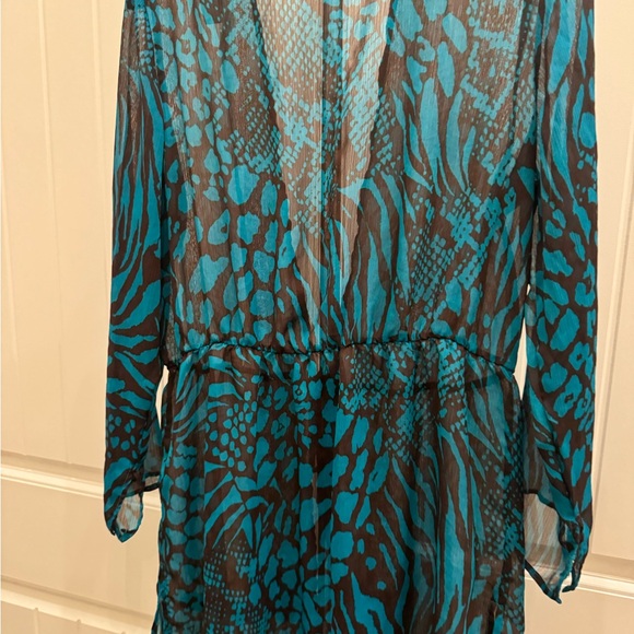 Antthony tunic features - Picture 6 of 10